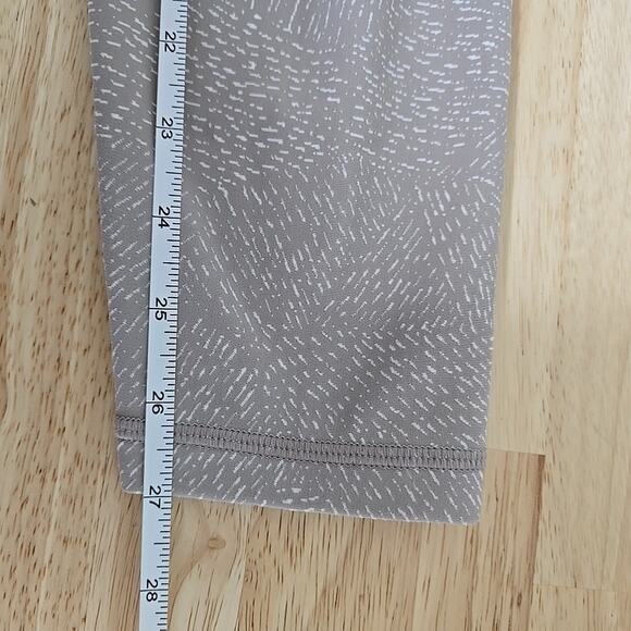 Athleta Salutation Stash Pocket Leggings Beige Women’s Size Small Tight Athletic - Picture 7 of 9